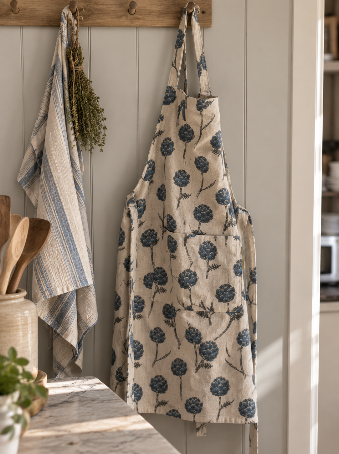 Raine & Humble Artichoke Apron