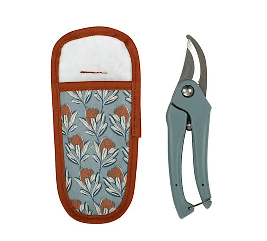 Eyre Pruner With Pouch