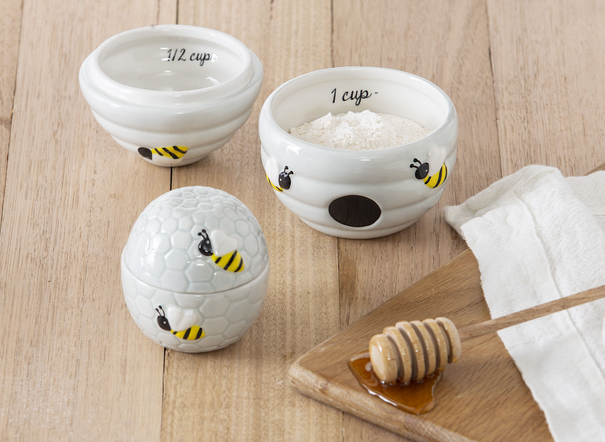 Bee Measuring Cups