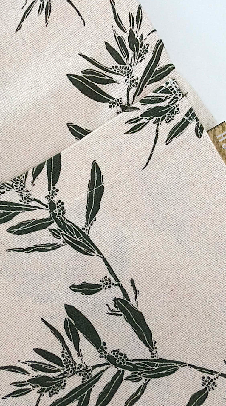 Raine & Humble Small Bee Apron (Copy)